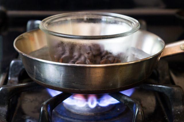 Hướng dẫn chi tiết cách làm cao mèo ngâm mật ong để bồi bổ sức khỏe